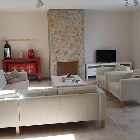 Melli-ilay Villa