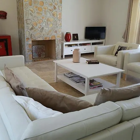 Melli-ilay Villa
